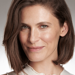  Lili Bordan